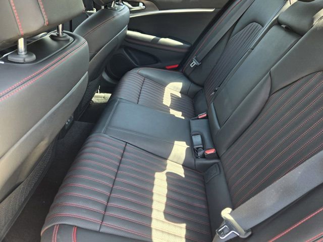 Used 2025 Genesis G70 2.5T w/ Sport Prestige Package image 31