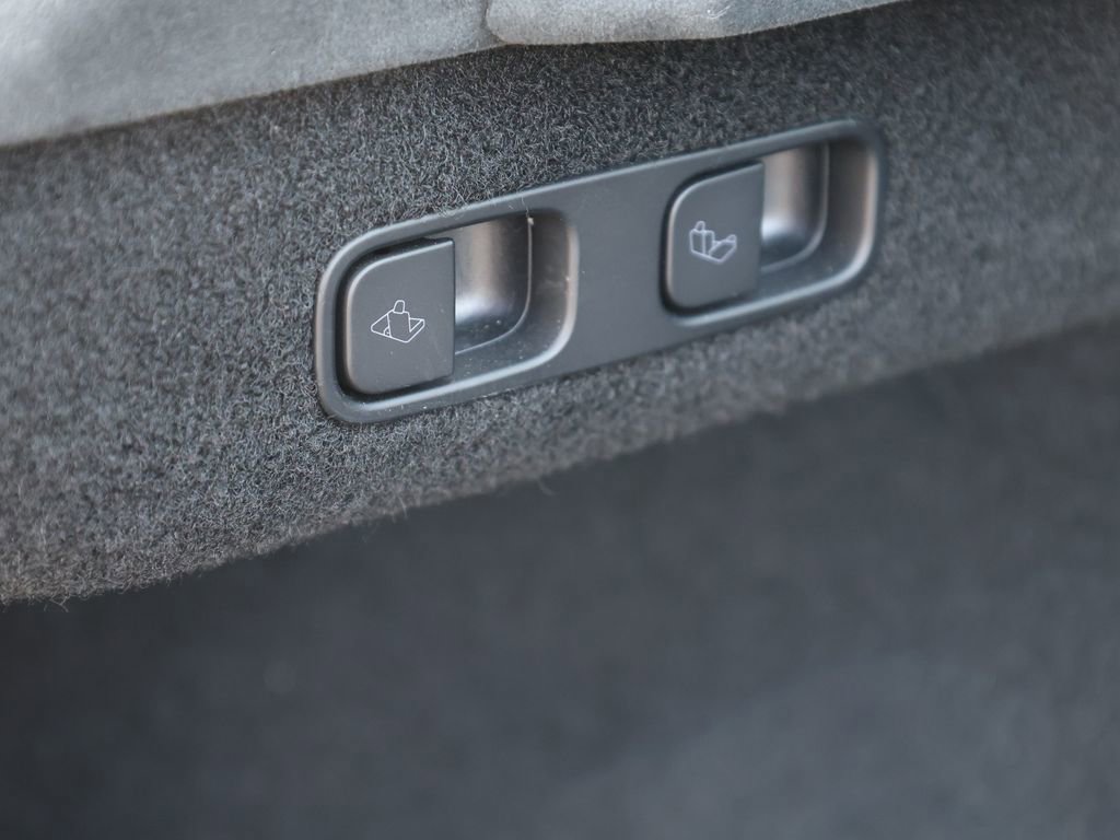 Used 2022 Tesla Model S AWD/4WD image 11