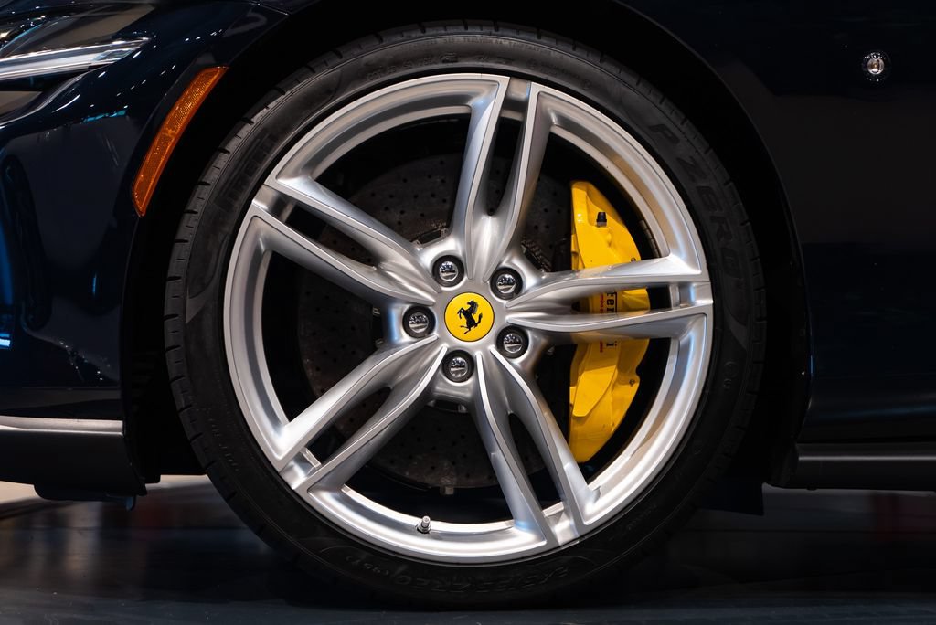Certified 2024 Ferrari Roma Spider RWD image 44