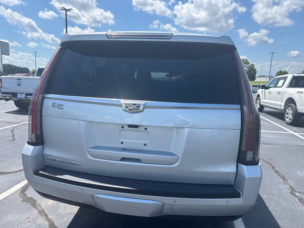 Used 2019 Cadillac Escalade ESV Luxury AWD/4WD image 5