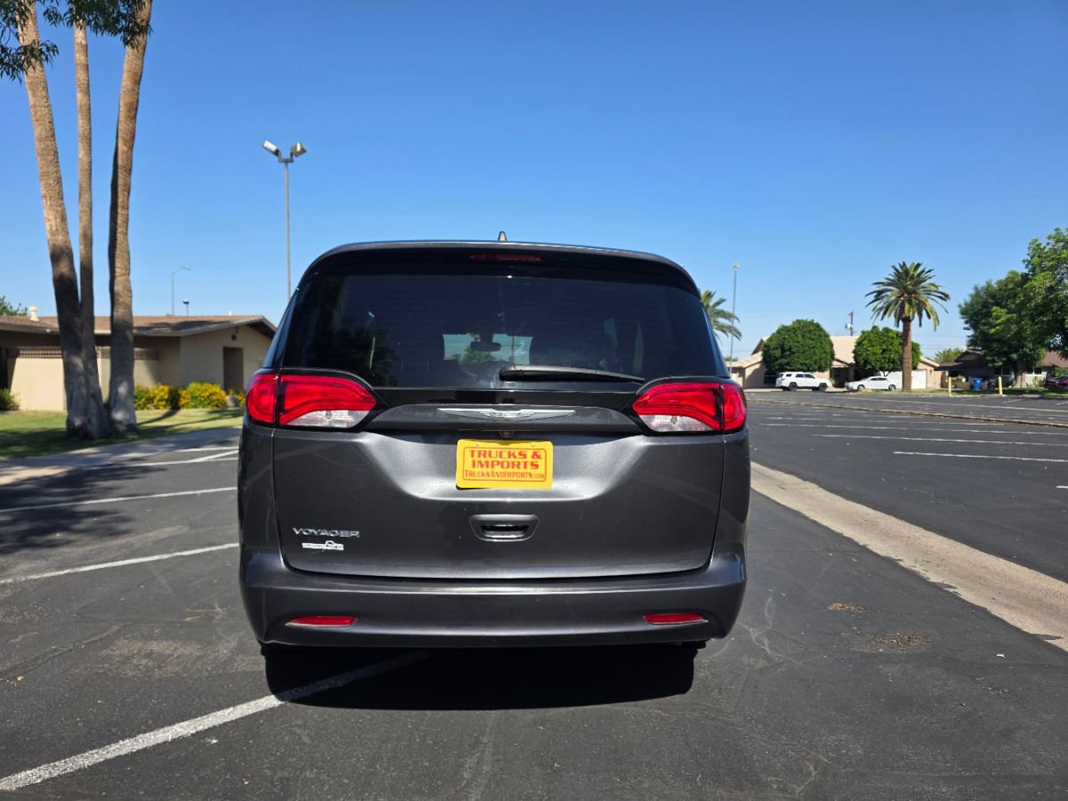 Used 2021 Chrysler Voyager Lxi FWD image 8