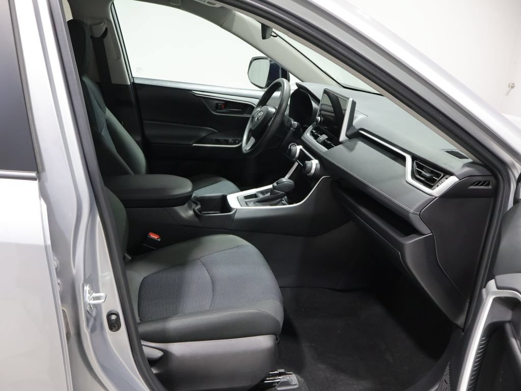 Used 2024 Toyota RAV4 LE AWD/4WD image 22