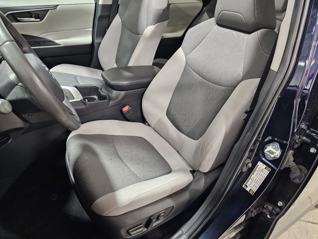 Used 2023 Toyota RAV4 XLE w/ Convenience Package AWD/4WD image 24