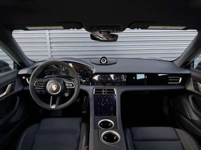 New 2025 Porsche Taycan 4S image 15
