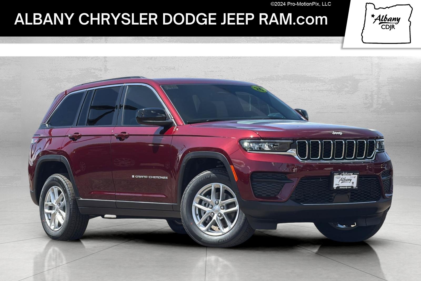 New 2026 Jeep Grand Cherokee Laredo w/ Trailer Tow Package AWD/4WD image 1