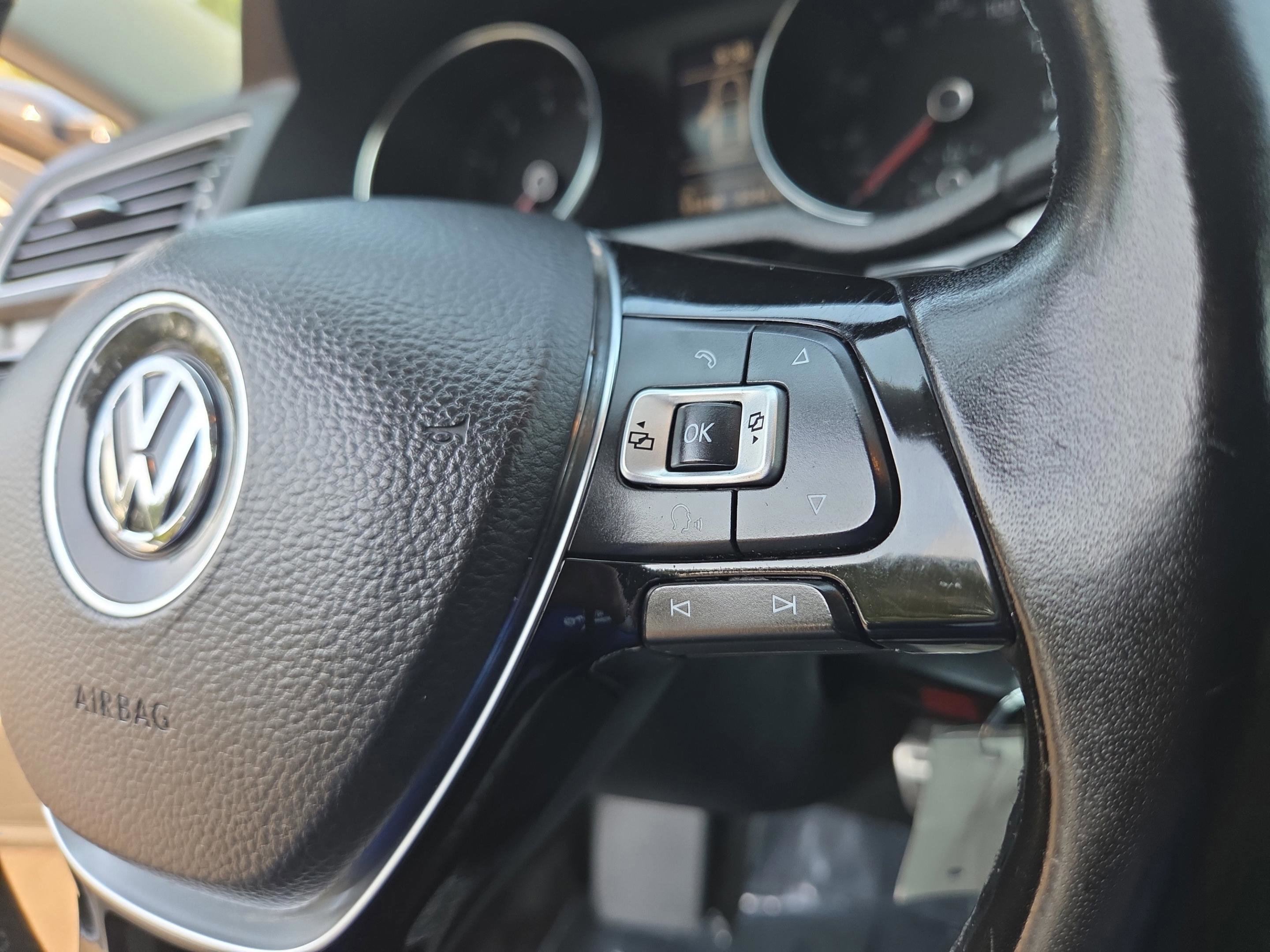 Used 2017 Volkswagen Passat 1.8T R-Line FWD image 12