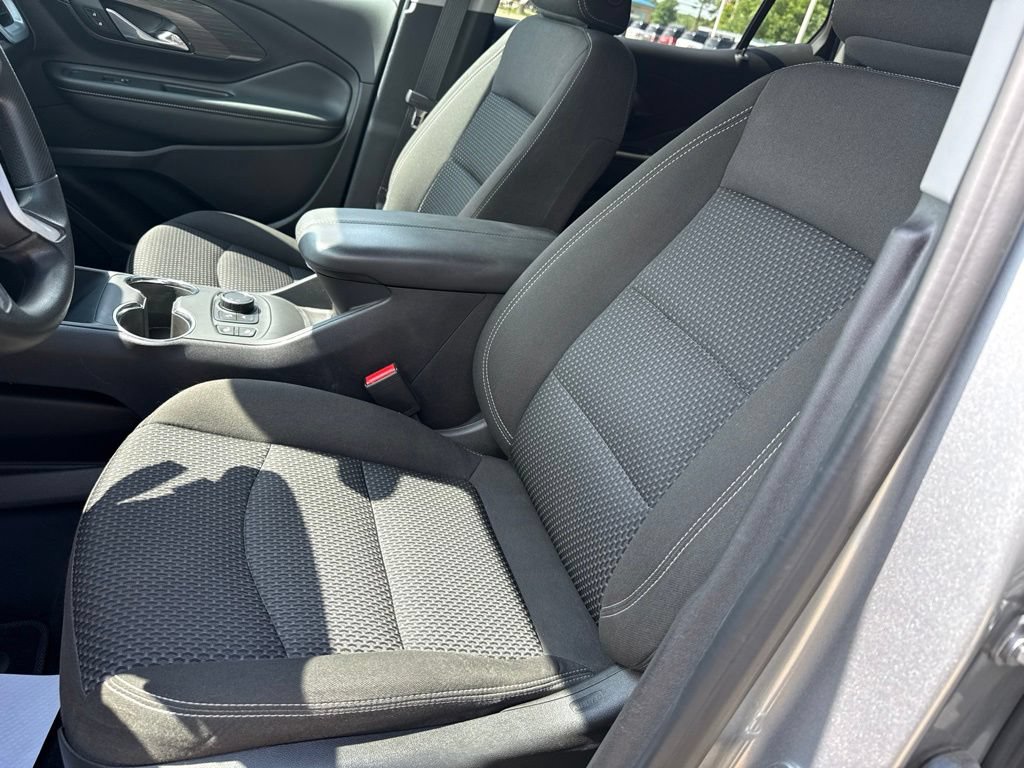 Used 2024 GMC Terrain SLE w/ Driver Convenience Package FWD image 8