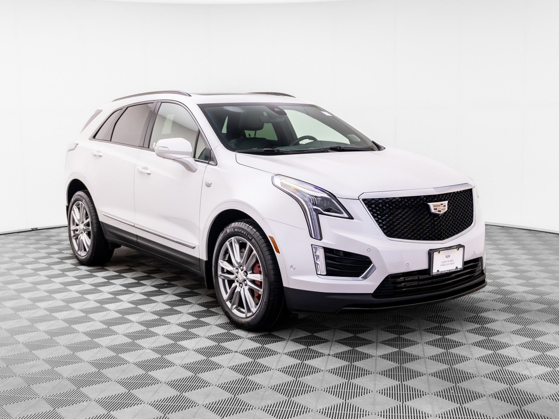 Certified 2024 Cadillac XT5 Sportv w/ Technology Package AWD/4WD image 8