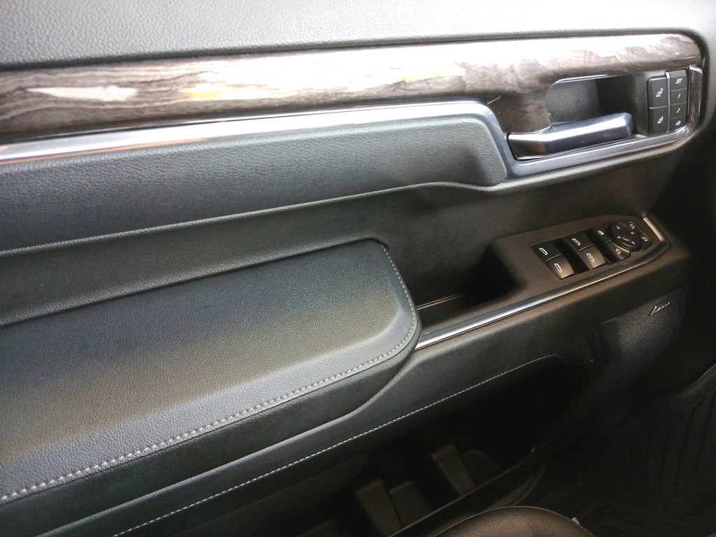 Used 2025 Chevrolet Silverado 1500 LTZ image 24