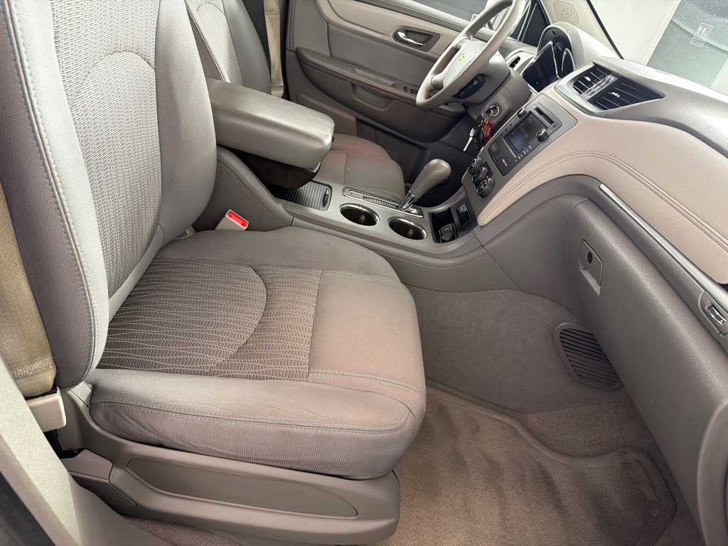 Used 2015 Chevrolet Traverse LS FWD image 25