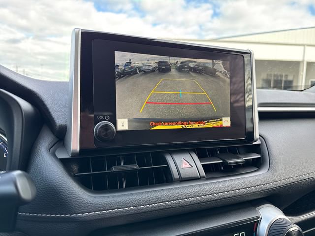 Used 2025 Toyota RAV4 XLE AWD/4WD image 25