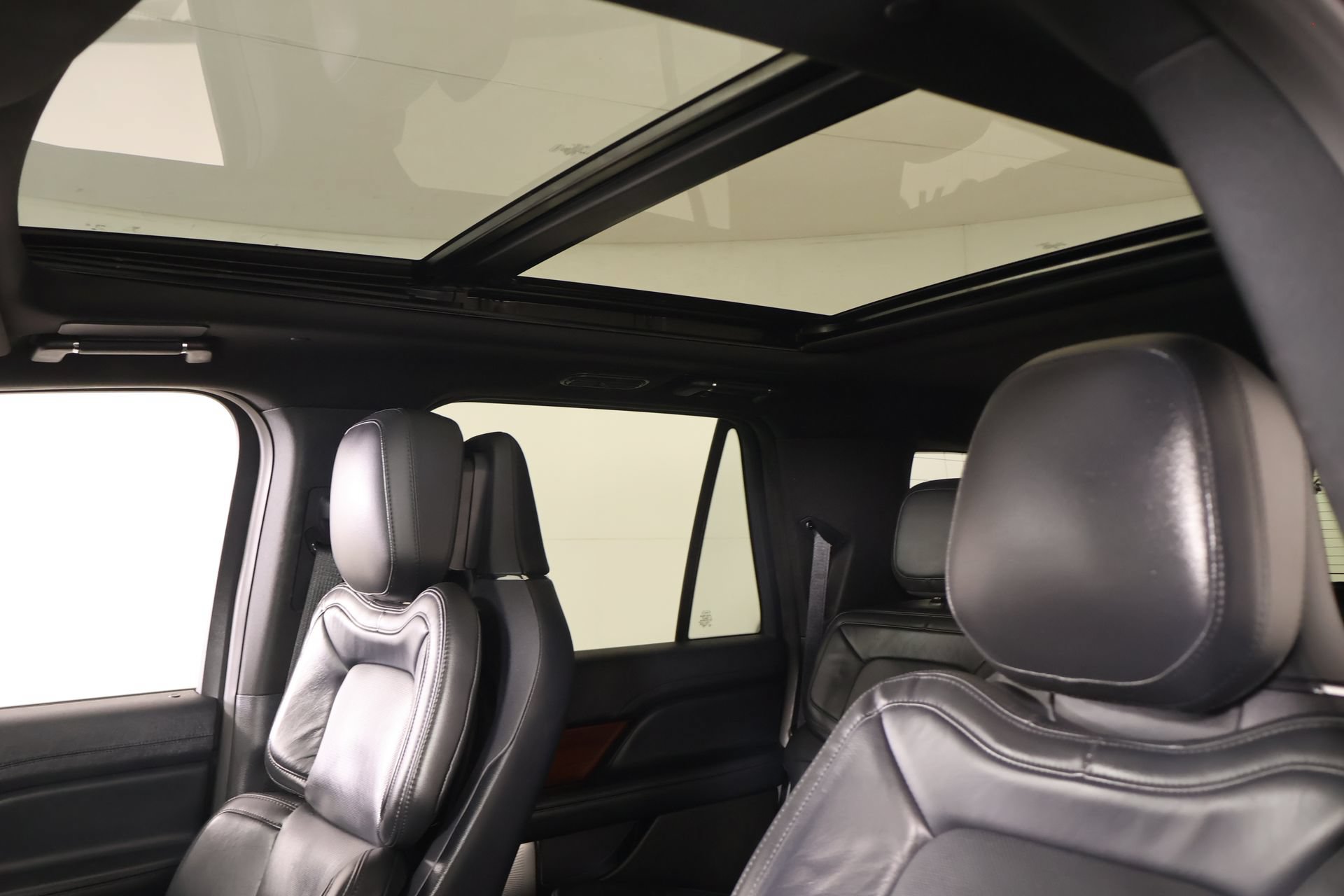 Used 2023 Lincoln Navigator L Reserve AWD/4WD image 16