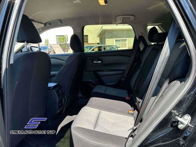 Used 2024 Nissan Rogue SV image 13