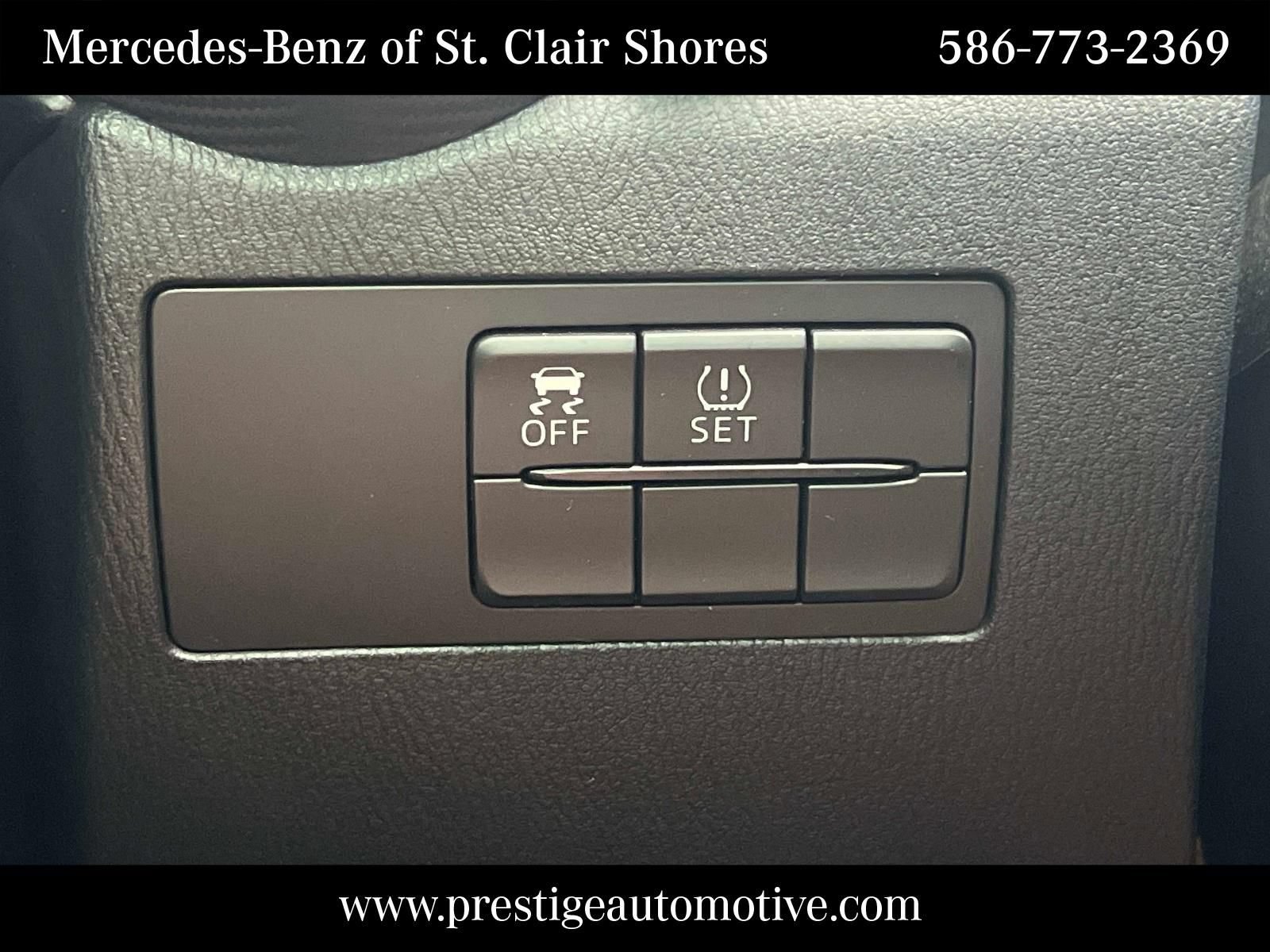 Used 2018 Toyota Yaris iA FWD image 29