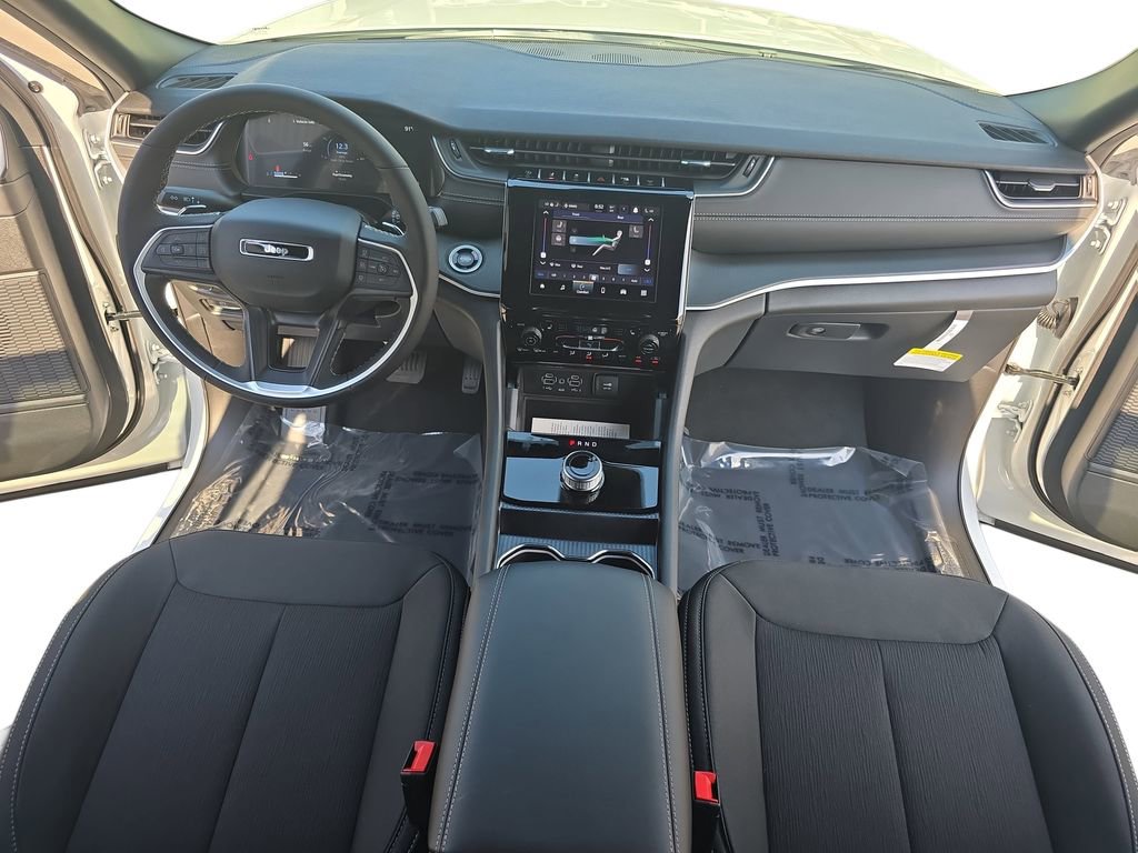 New 2026 Jeep Grand Cherokee L Laredo AWD/4WD image 39