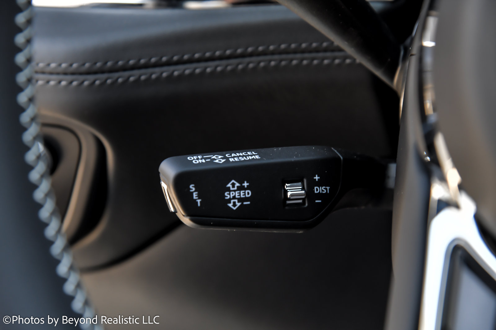 Certified 2023 Bentley Bentayga Plug-In Hybrid AWD/4WD image 41