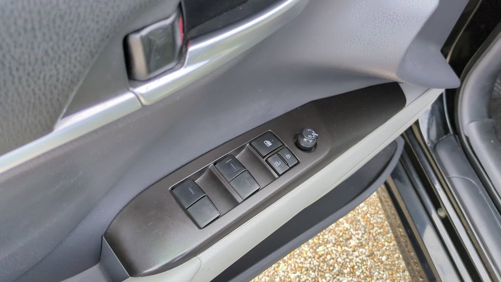 Used 2023 Toyota Camry SE image 13