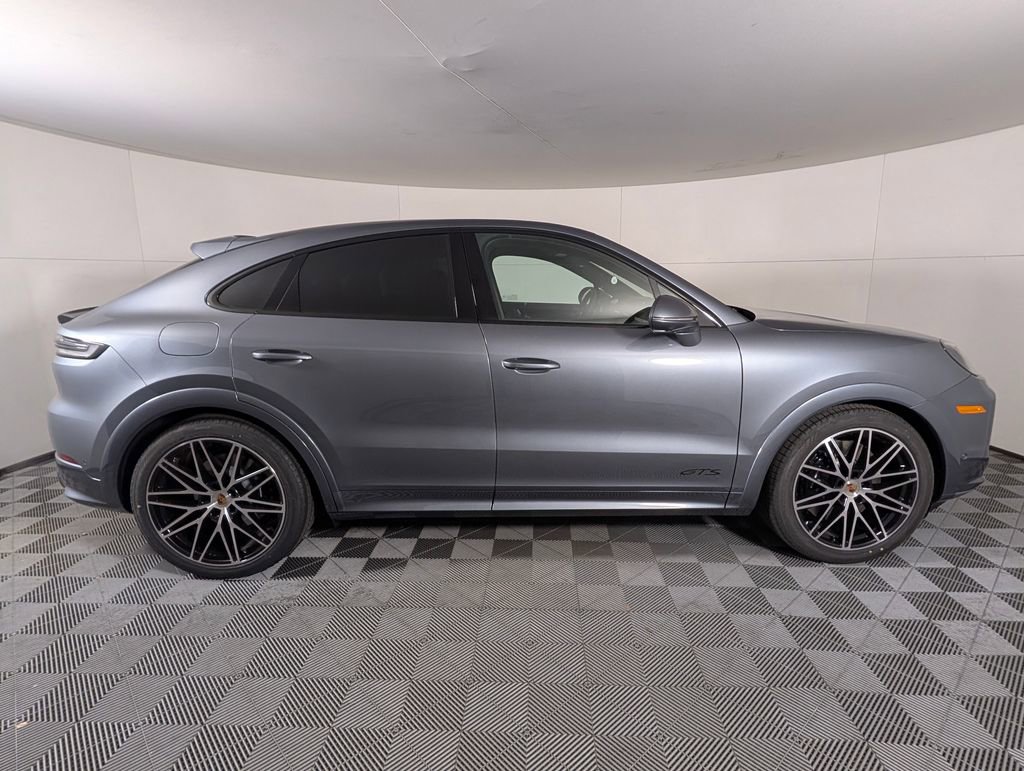 New 2026 Porsche Cayenne GTS image 8