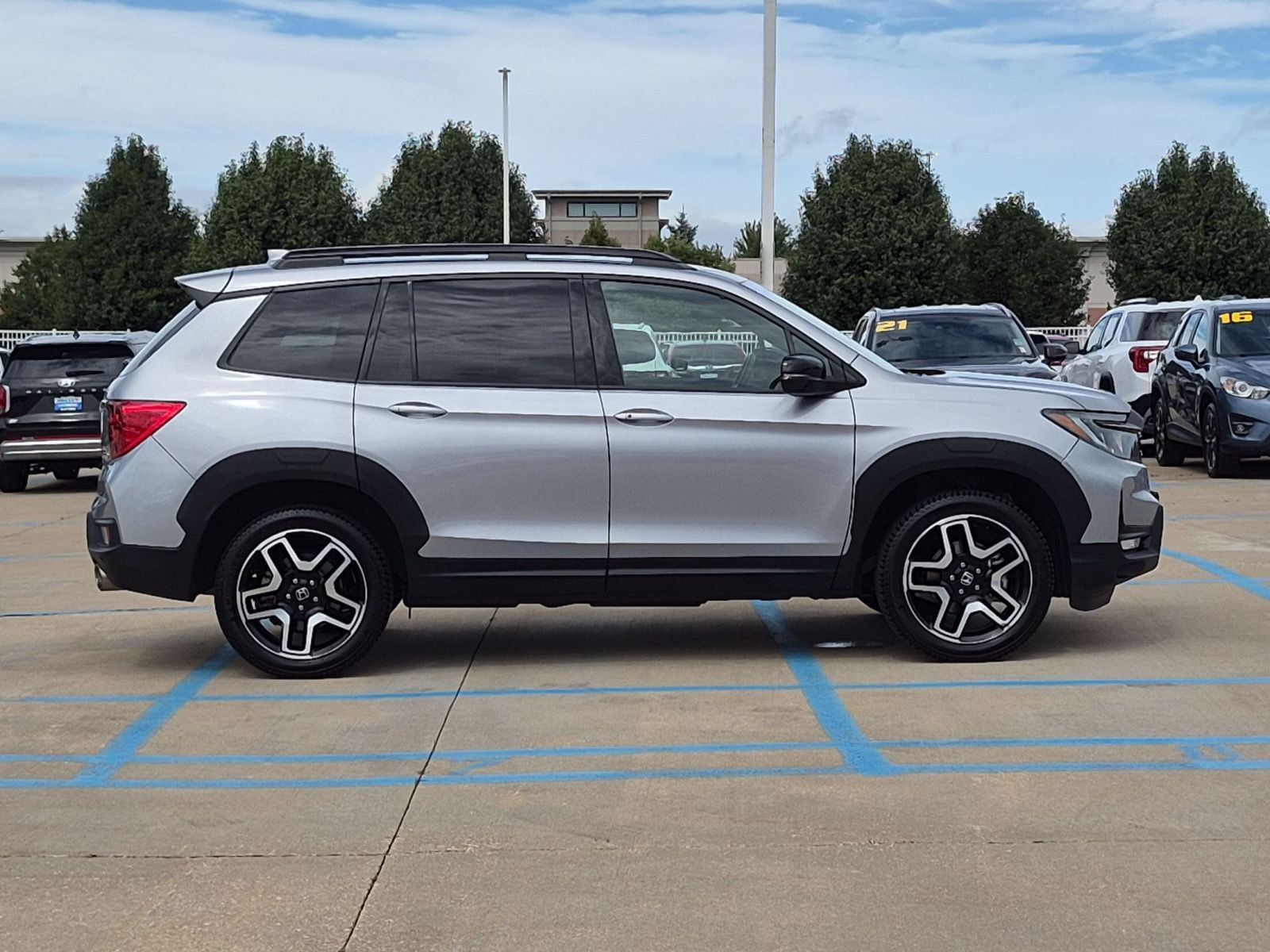 Used 2022 Honda Passport Elite image 5