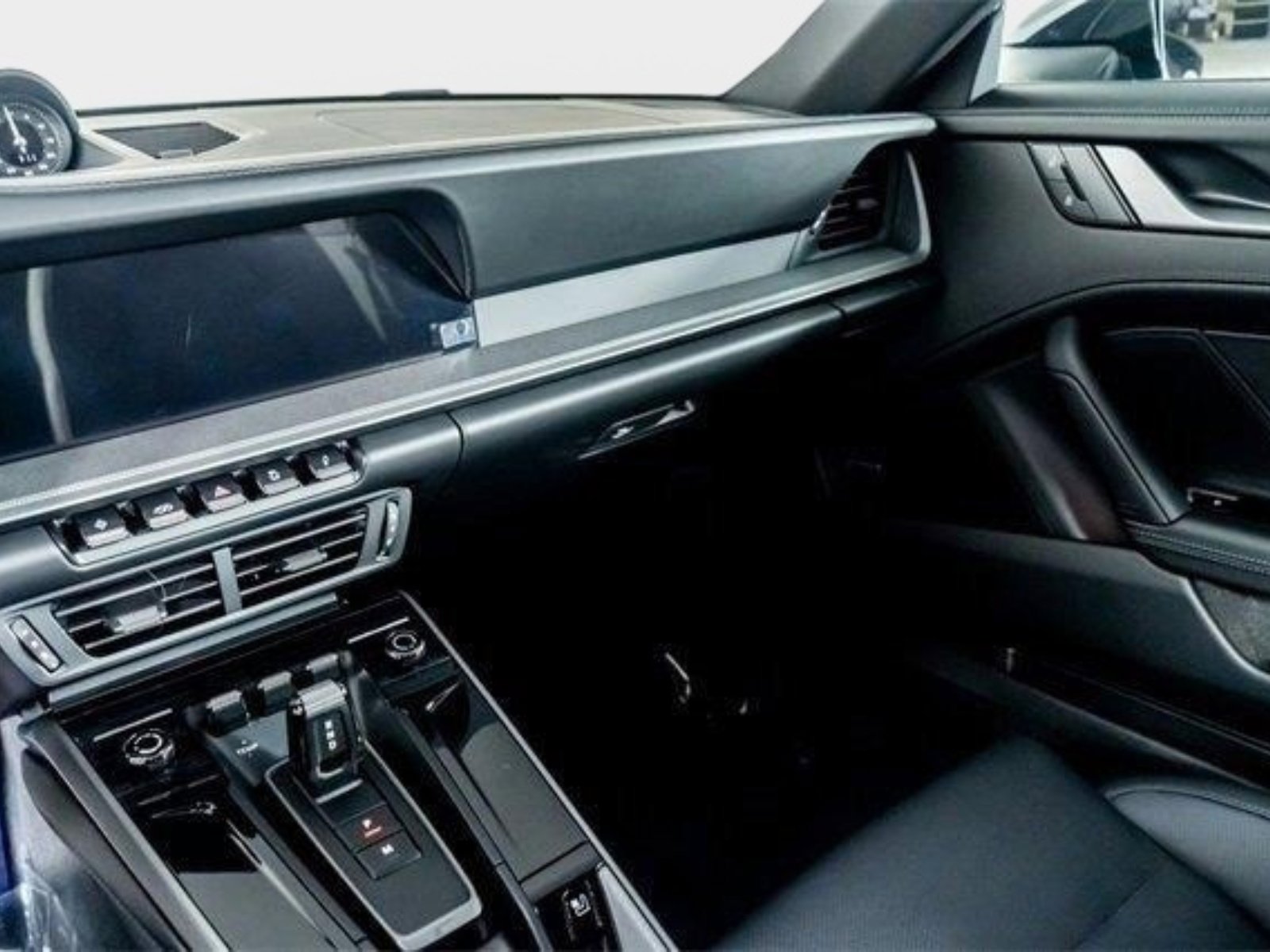 Used 2025 Porsche 911 Carrera RWD image 42