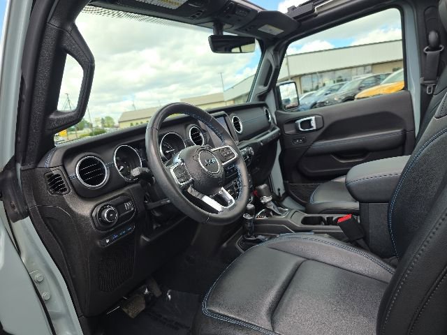 Used 2023 Jeep Wrangler Unlimited Rubicon 4xe w/ Steel Bumper Group AWD/4WD image 20