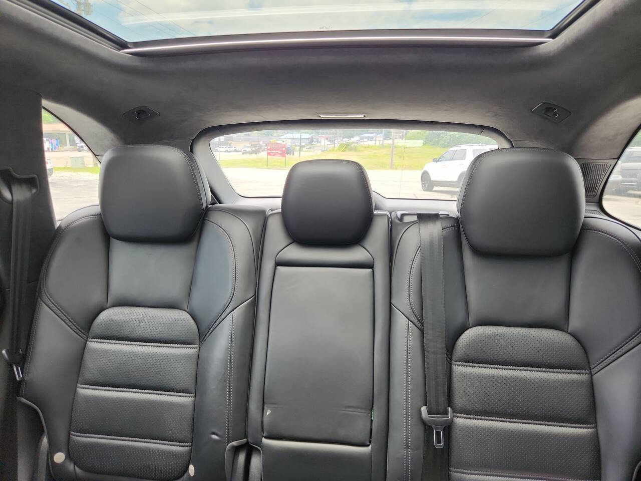 Used 2015 Porsche Cayenne Turbo AWD/4WD image 14