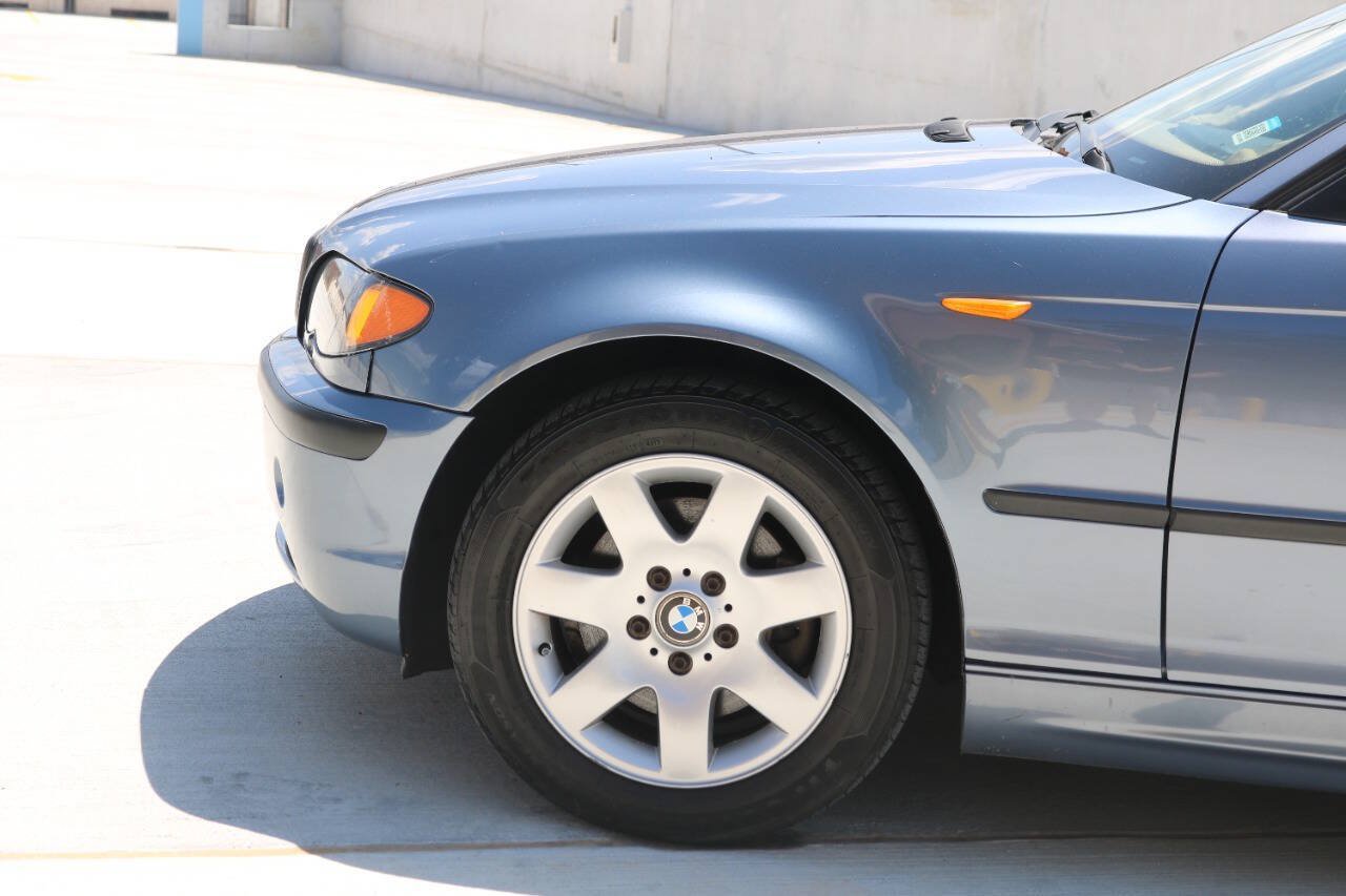 Used 2004 BMW 325xi Sedan AWD/4WD image 37