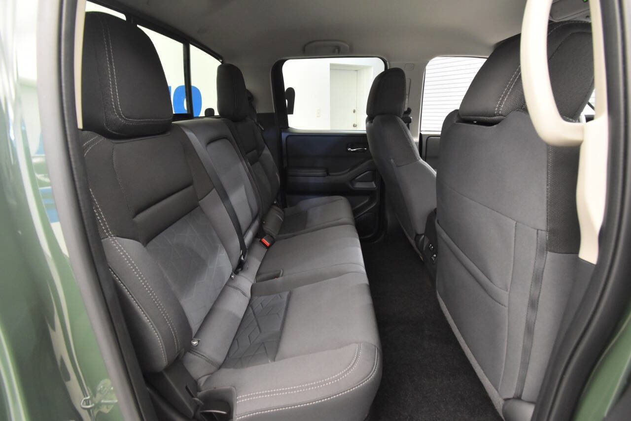 Used 2025 Nissan Frontier SV w/ SV Convenience Package image 16