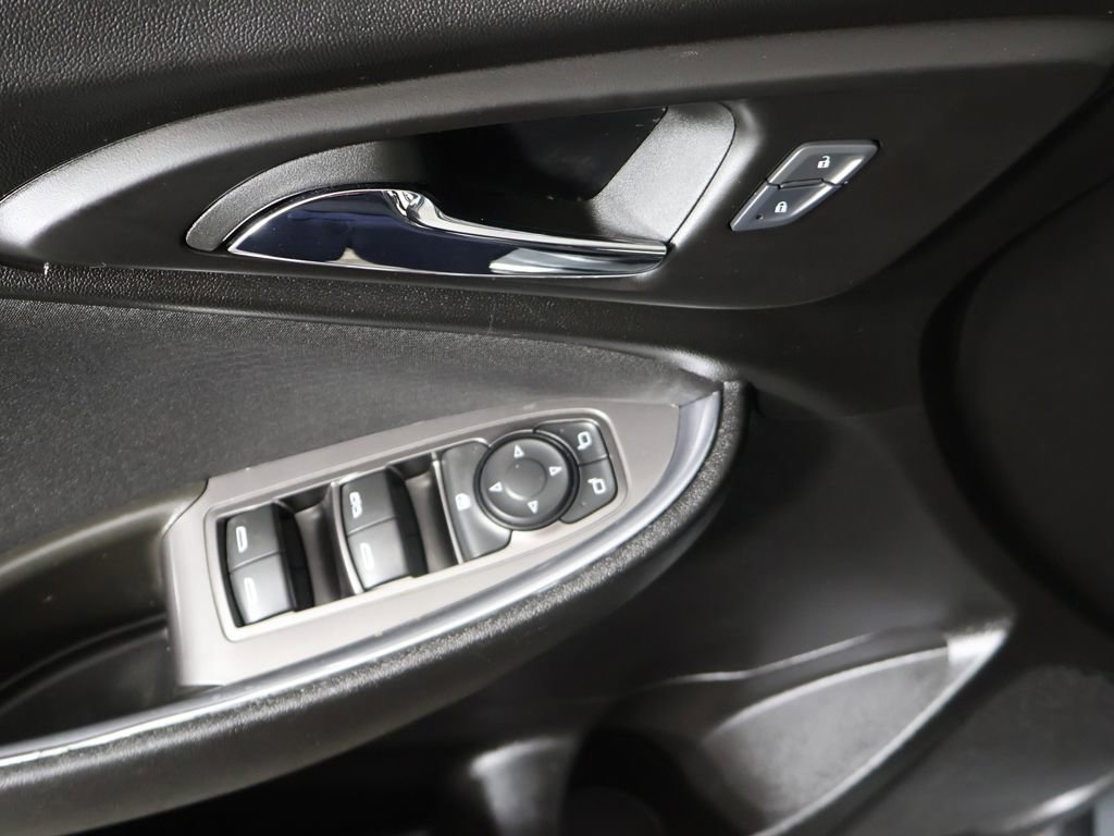 Used 2025 Chevrolet Malibu LT image 30