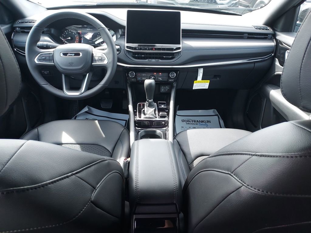 New 2026 Jeep Compass Latitude AWD/4WD image 10