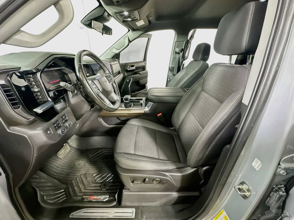 Used 2024 Chevrolet Silverado 1500 LT Trail Boss w/ Convenience Package II AWD/4WD image 17