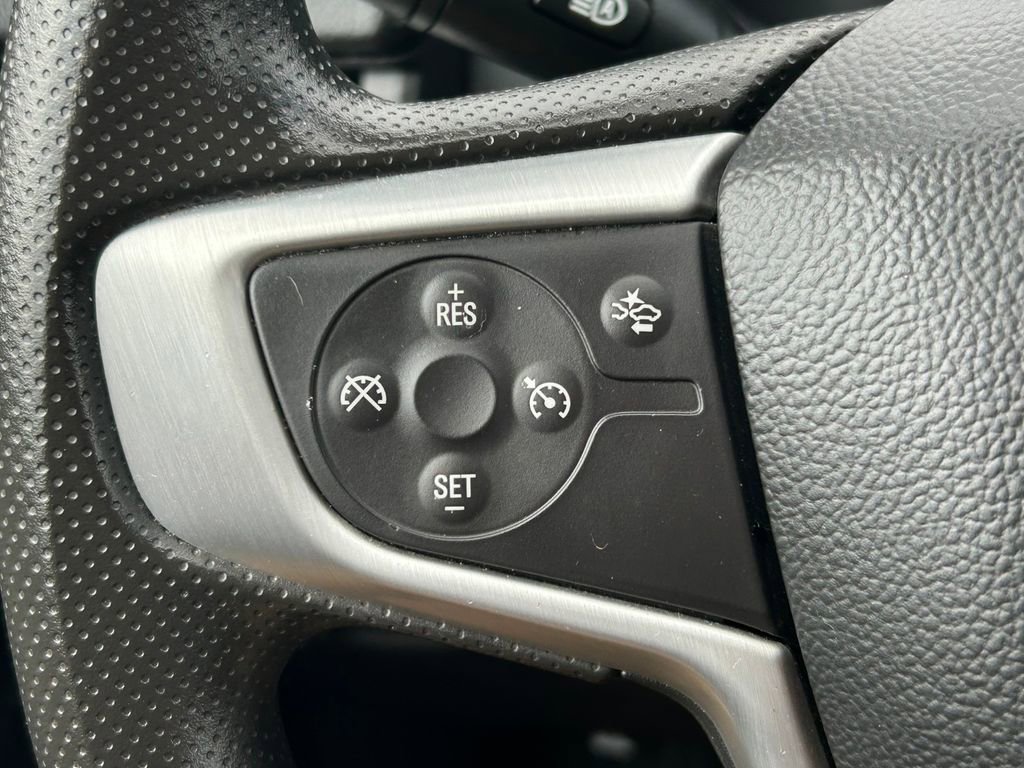 Used 2024 GMC Terrain SLE w/ Driver Convenience Package image 35