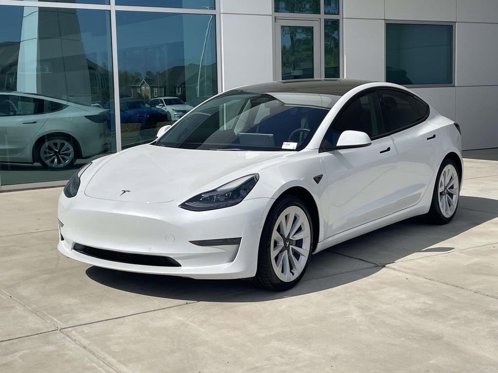 Used 2021 Tesla Model 3 Standard Range Plus image 1