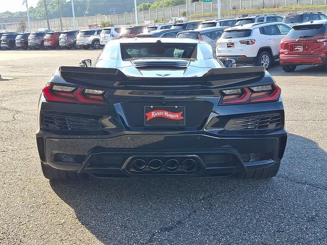 Used 2024 Chevrolet Corvette Z06 w/ Stealth Interior Trim Package RWD image 5