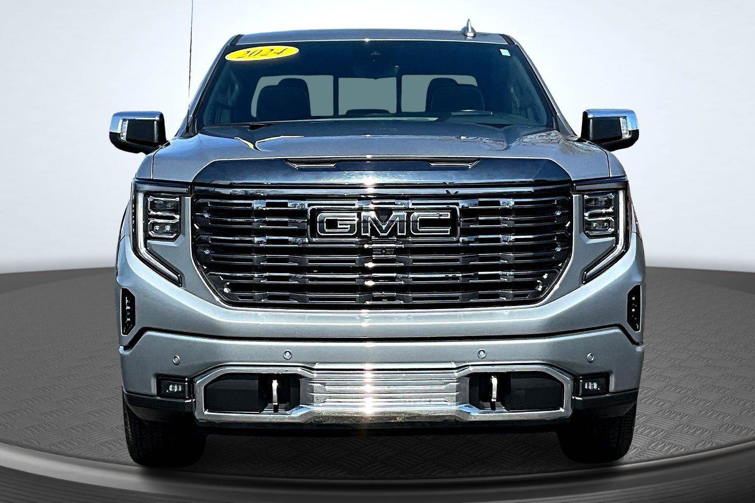 Used 2024 GMC Sierra 1500 Denali Ultimate AWD/4WD image 3