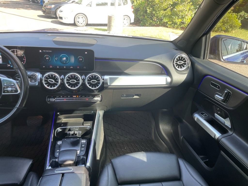 Used 2021 Mercedes-Benz GLB 250 4MATIC w/ Premium Package image 6
