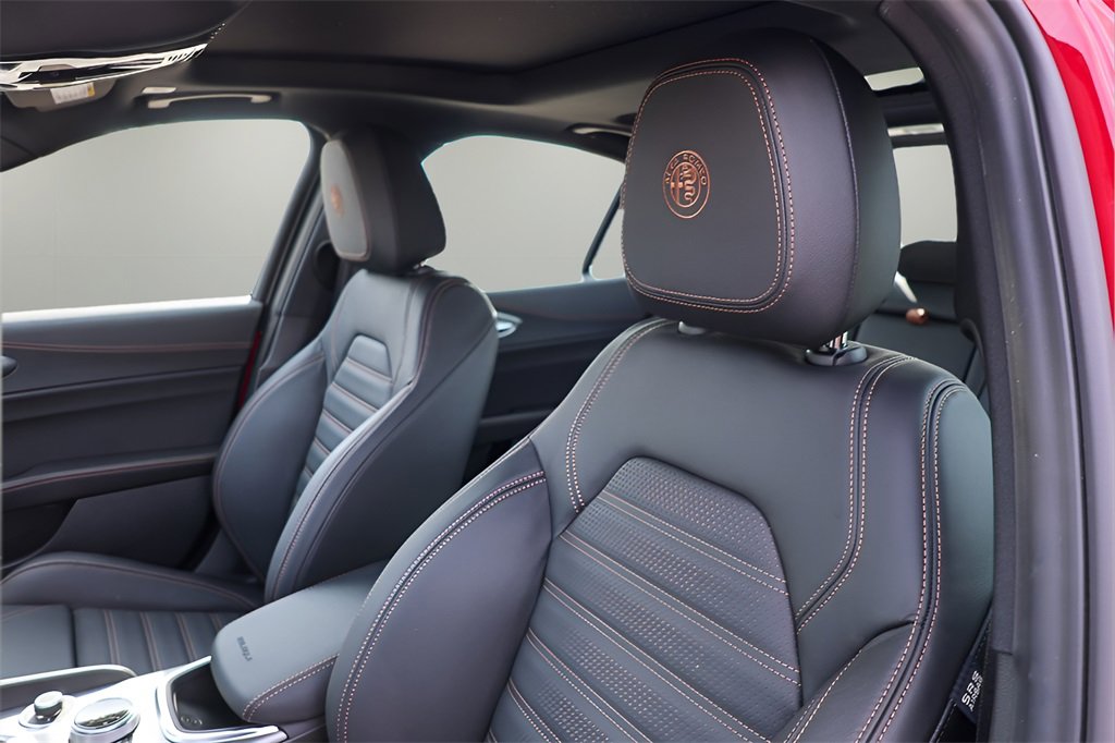 New 2025 Alfa Romeo Giulia Intensa w/ Driving Assist Package image 10
