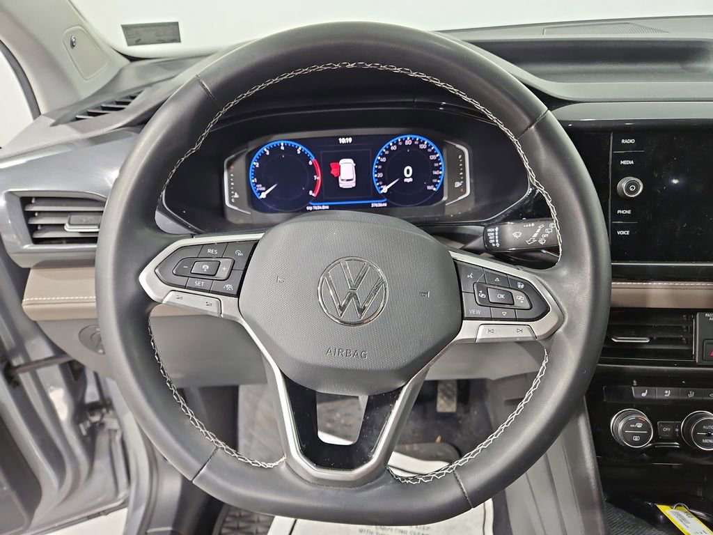 Certified 2022 Volkswagen Taos SEL image 16