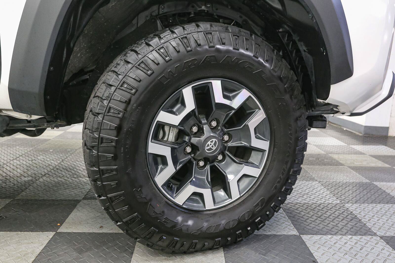 Used 2023 Toyota Tacoma TRD Off-Road AWD/4WD image 15