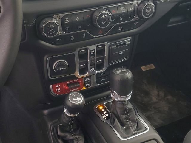 New 2026 Jeep Wrangler Unlimited Rubicon w/ Technology Group image 12