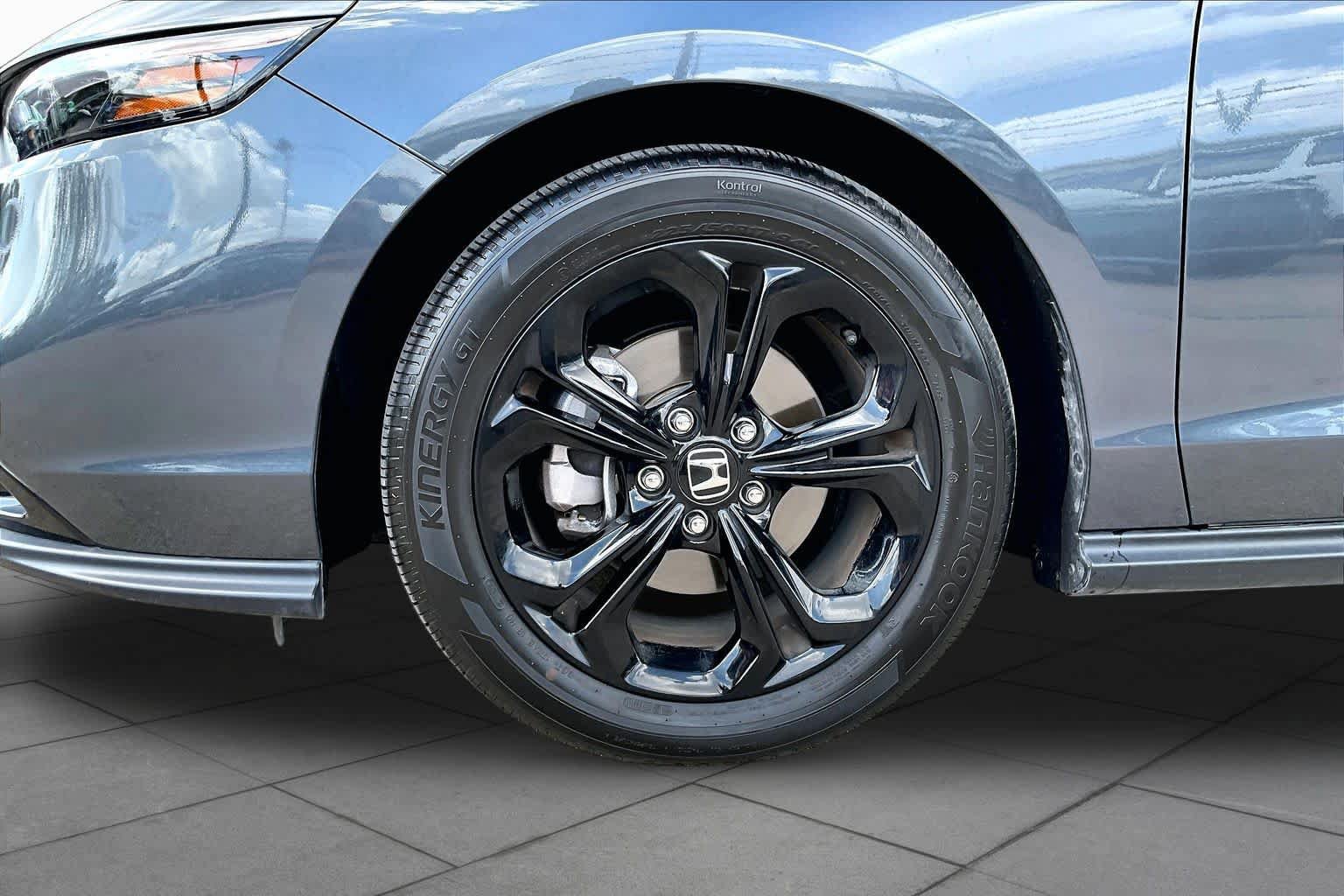 Used 2025 Honda Accord SE image 11