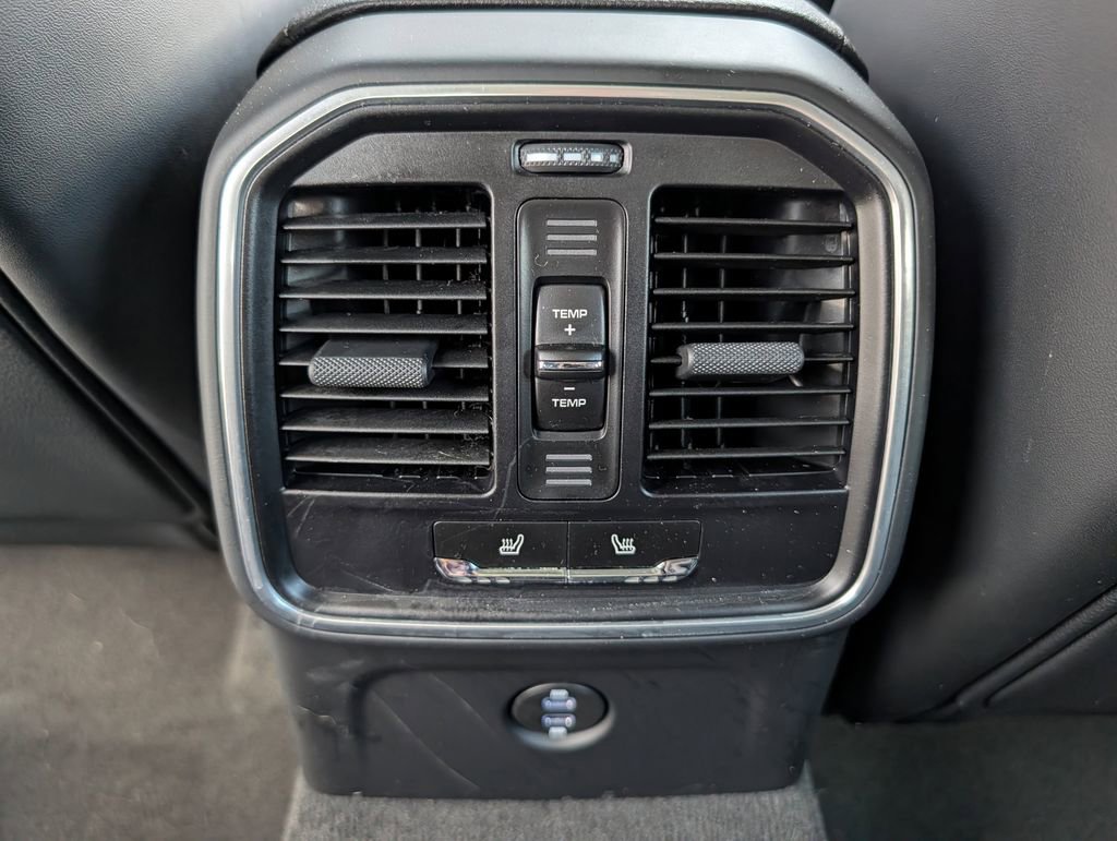 Used 2025 Porsche Macan T image 35