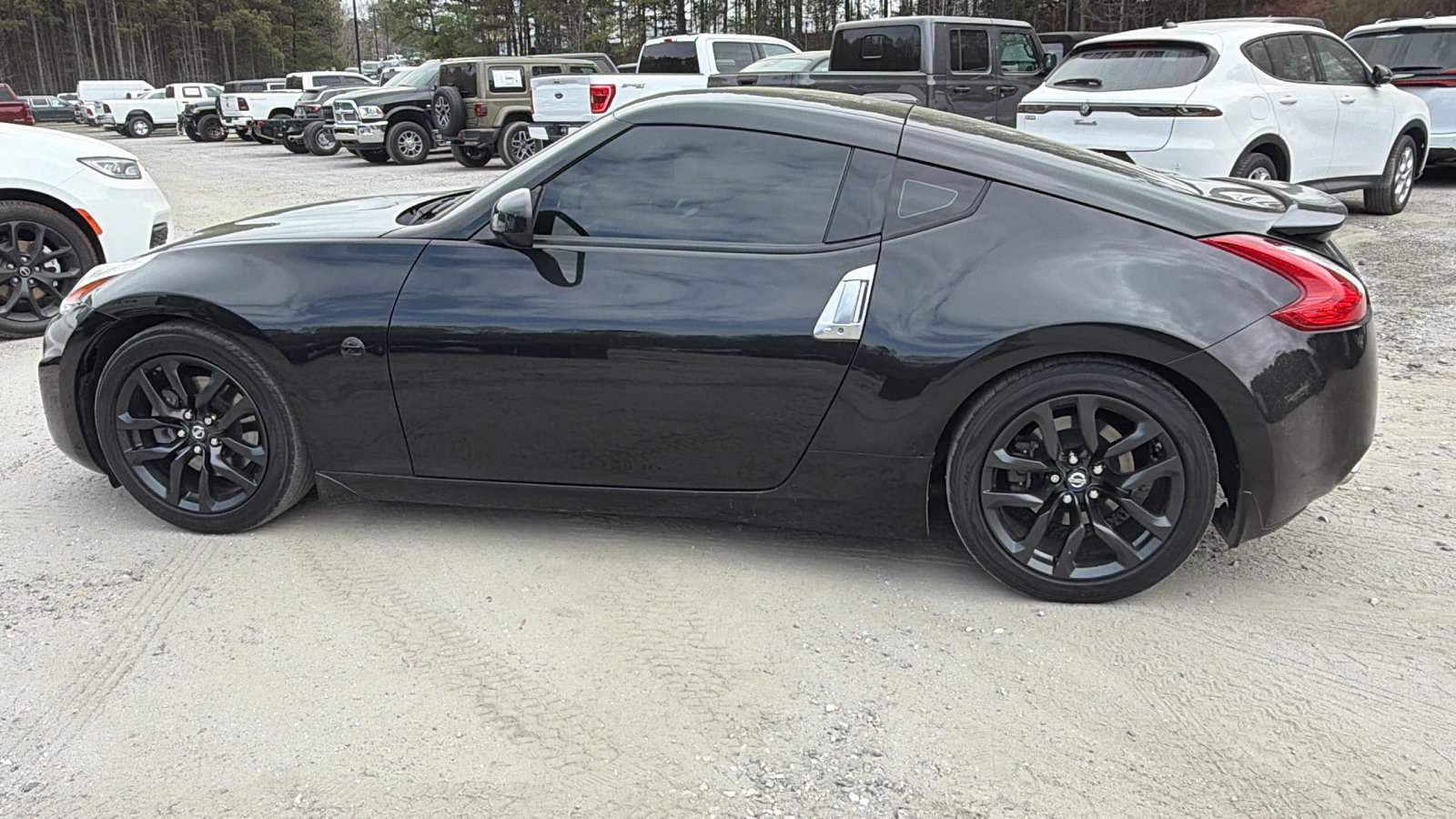 Used 2017 Nissan 370Z Coupe image 11