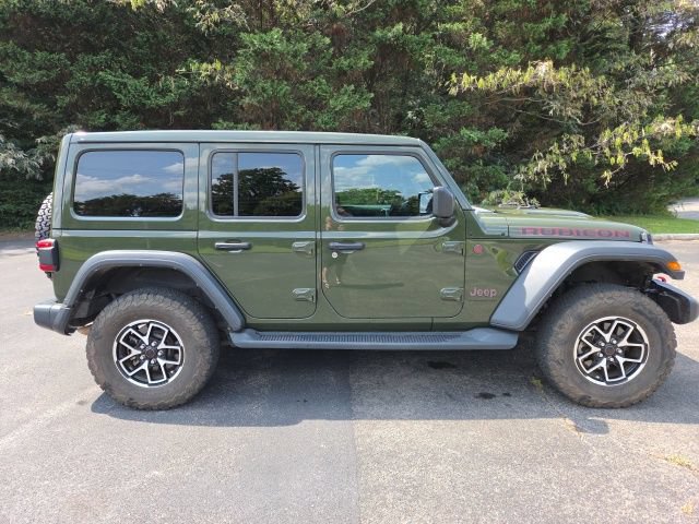Used 2024 Jeep Wrangler Unlimited Rubicon w/ Technology Group AWD/4WD image 5