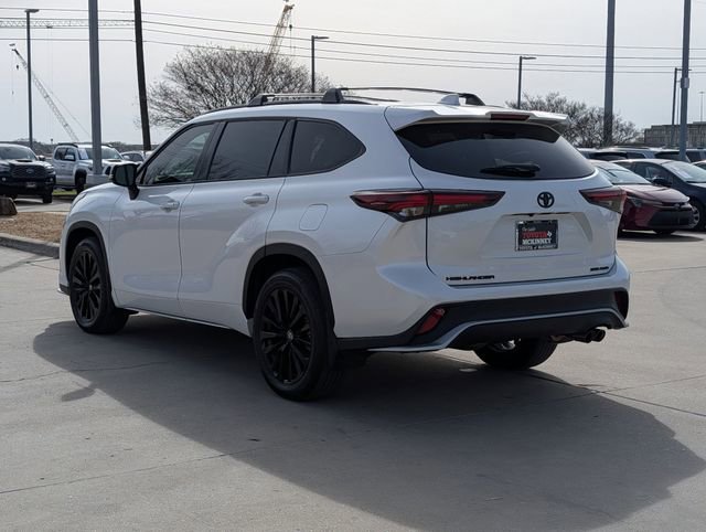 Used 2025 Toyota Highlander XSE image 9