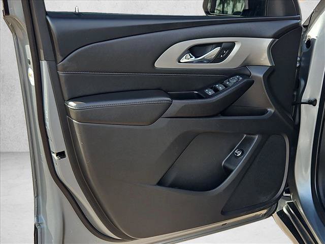 Used 2023 Chevrolet Traverse LT AWD/4WD image 9