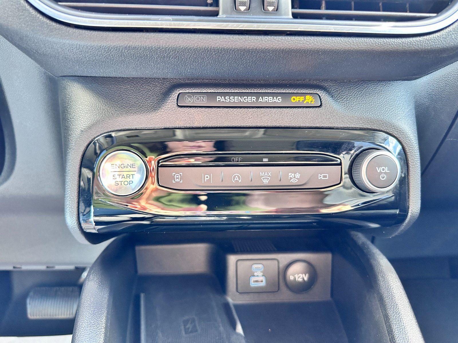 Used 2023 Ford Escape Platinum w/ Premium Technology Package image 21