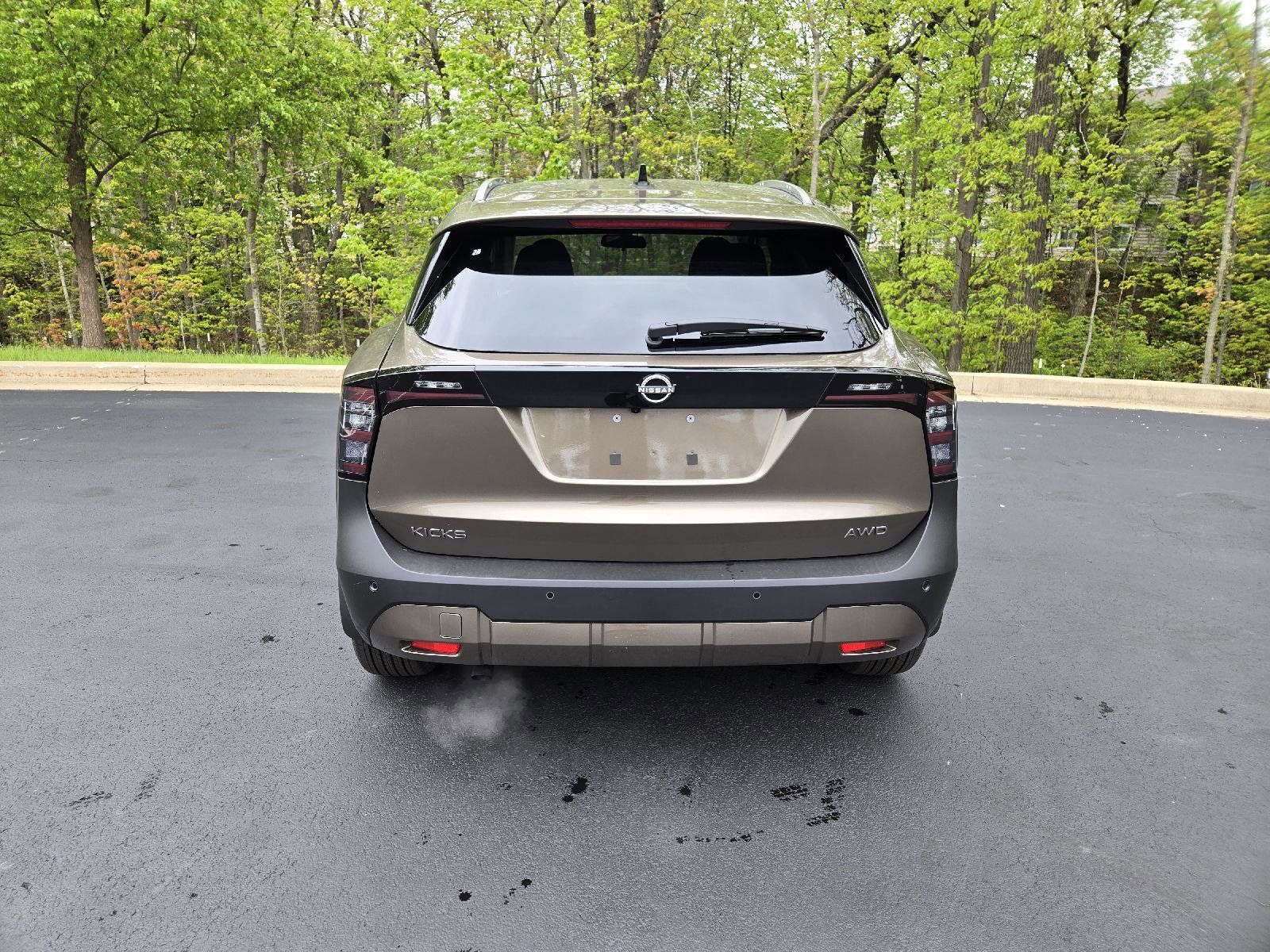 New 2026 Nissan Kicks SV w/ SV Premium Package AWD/4WD image 8
