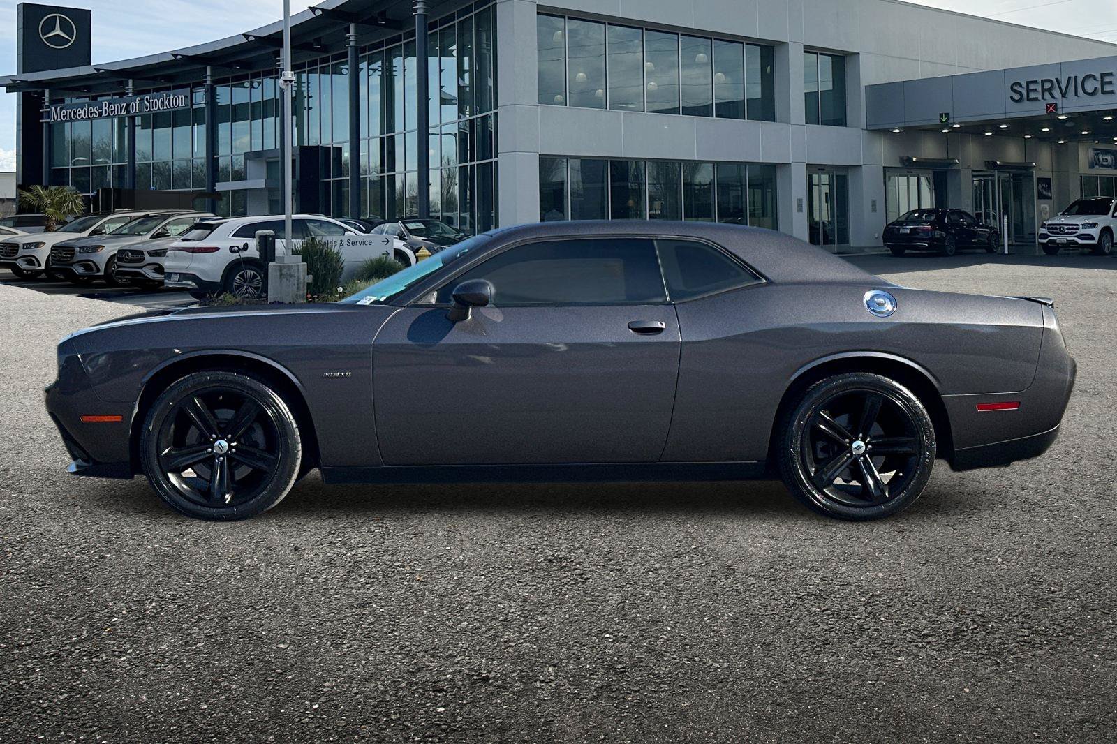 Used 2017 Dodge Challenger R/T RWD image 7