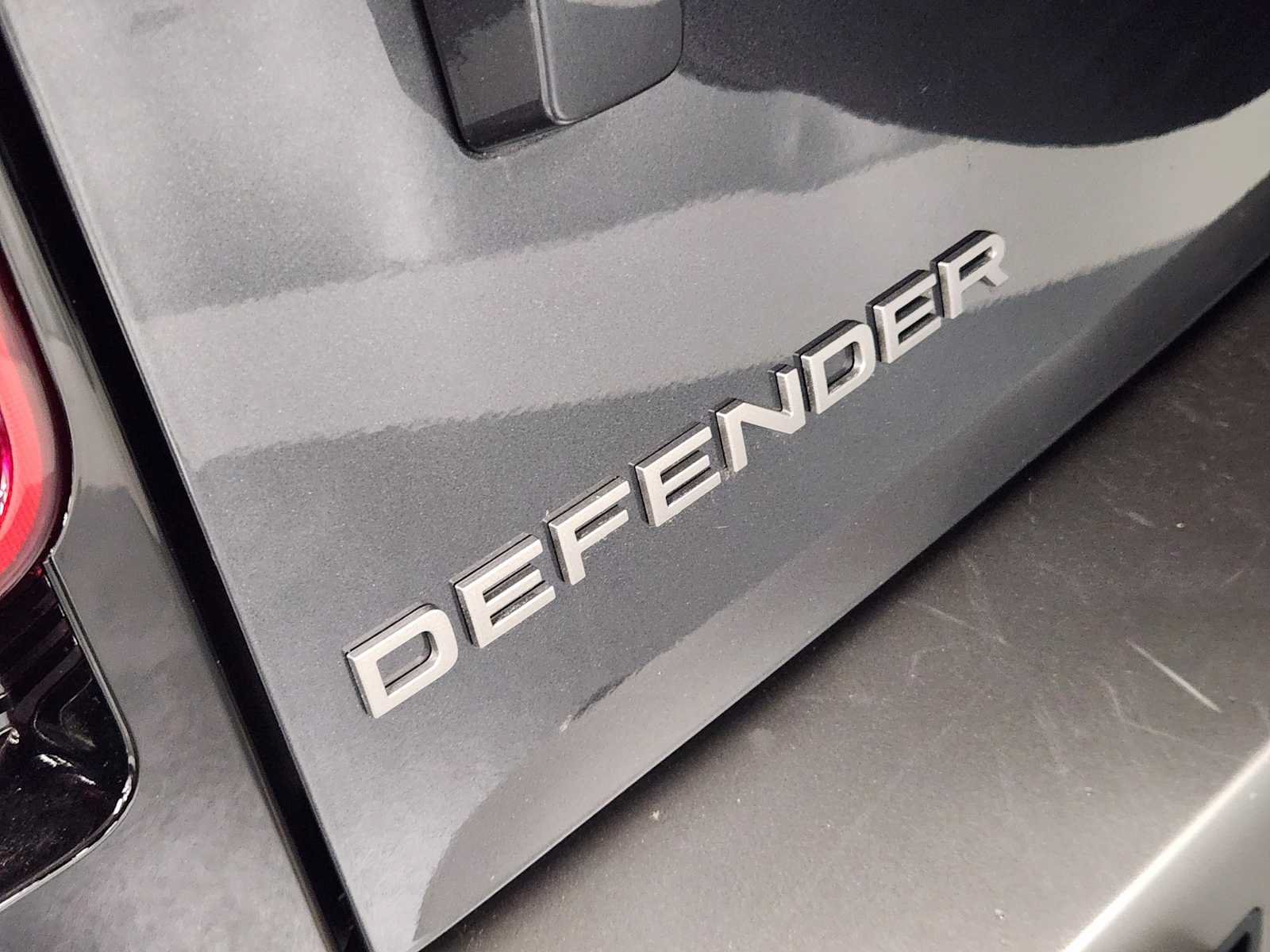 Used 2025 Land Rover Defender 130 X-Dynamic SE AWD/4WD image 20